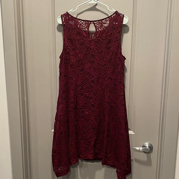 Robbie Bee Asymmetrical Lace Dress | Deep Red | Size 16 | Elegant Occasion Dress - Picture 7 of 8